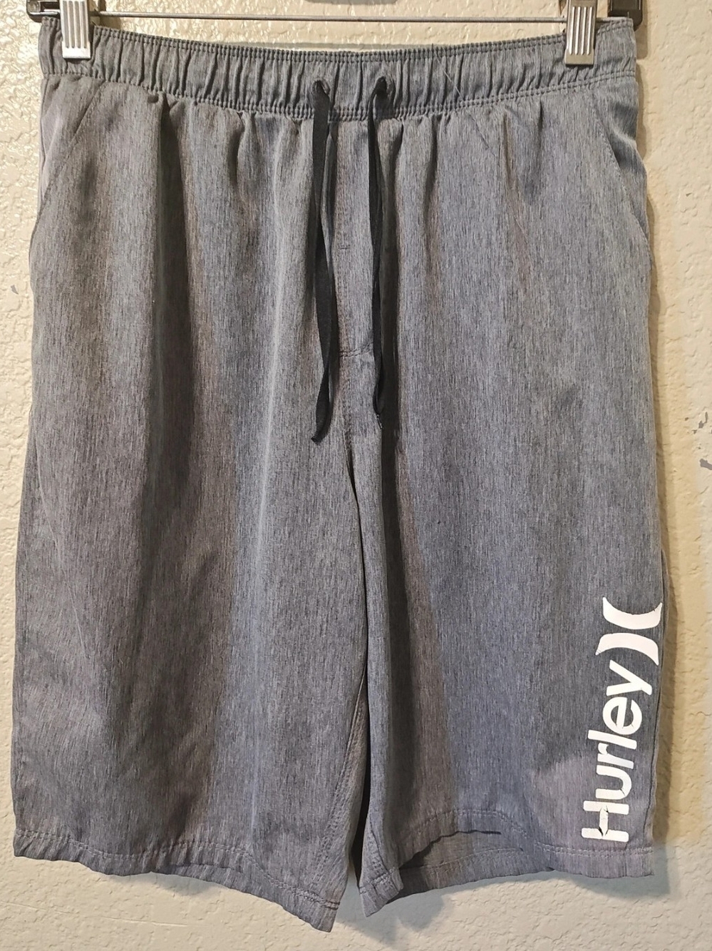 Hurley Men’s Gray Athletic Drawstring Shorts with White Logo